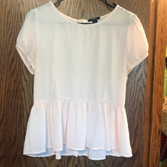 Forever 21 Tops - 🛑SALE🛑Pink Button Dow Back Top